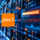 Futuristische Serverfarm mit nahezu ausgelastetem RAM und der WordPress-Fehlermeldung «Allowed memory size exhausted», mit plan f Logo.
